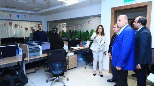 وزيرة التنمية المحلية في جولة تفقدية على القطاعات والإدارات المركزية