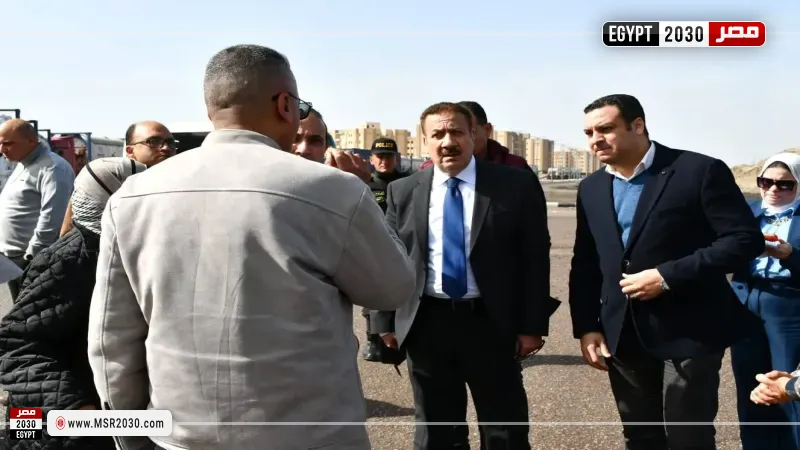 محافظ بورسعيد يتفقد طريق التفريعة