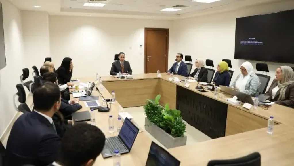 نائب وزير الصحة يبحث مع «صندوق مصر السيادي» آليات التعاون في تطوير الرعاية الصحية