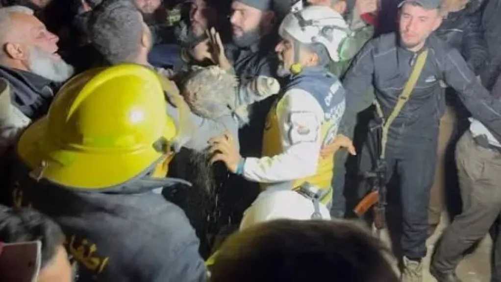 خلال 6 ساعات.. الدفاع المدني السوري ينقذ طفلا سقط في بئر بعمق 30 مترا