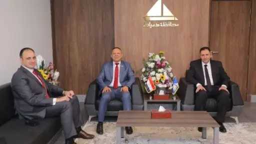 محافظ دمياط يستقبل رئيس جامعة دمياط ويتلقى التهنئة بتوليه مهام عمله