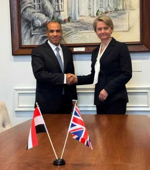 وزير الخارجية ونظيرته البريطانية يبحثان سبل دعم العلاقات المشتركة بين البلدين