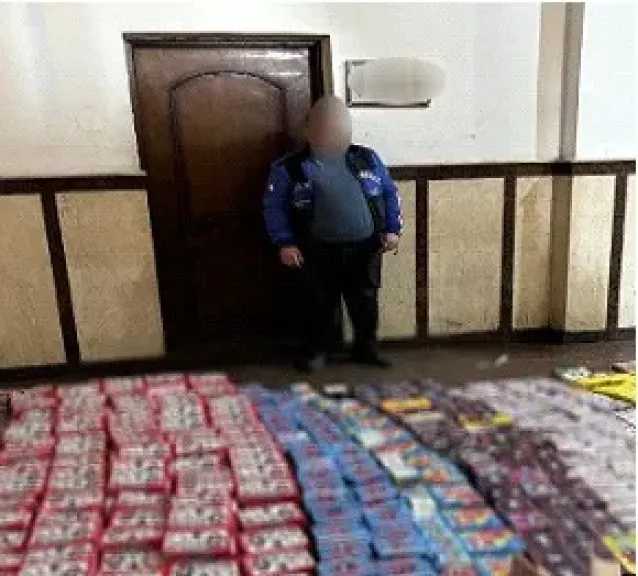 ضبط 700 ألف قطعة ألعاب نارية داخل مخزن غير مرخص بالإسكندرية