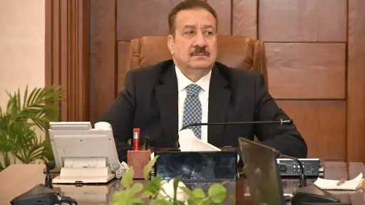 محافظ بورسعيد يستعرض الهيكل التنظيمي لإدارات “التسكين والتحول الرقمي”