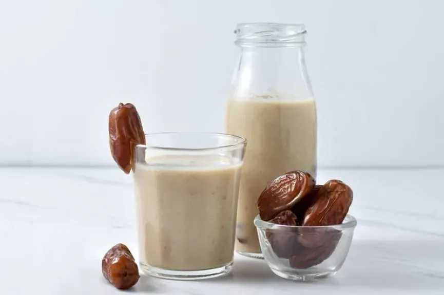 طريقة عمل البلح باللبن