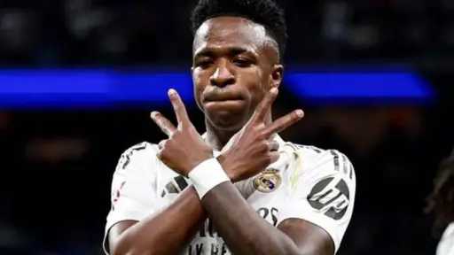 ريال مدريد يقدّم أدلته ليويفا عقب حادثة العنصرية ضد فينيسيوس في مواجهة بنفيكا