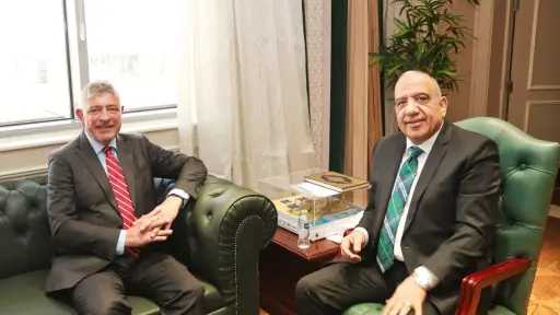 وزير الكهرباء يستقبل سفير الدانمارك بالقاهرة لبحث التعاون والفرص الاستثمارية يمجالات الطاقات المتجددة