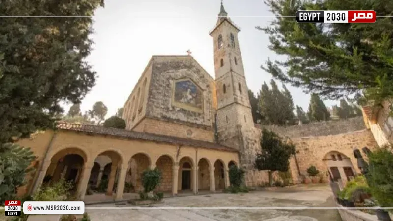 مستعمرون إسرائيليون يعتدون على كنيسة الزيارة في عين كارم بالقدس