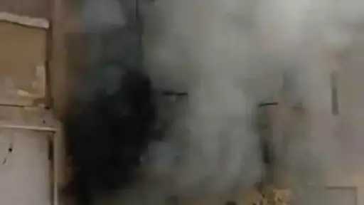 السيطرة على حريق ورشة بلاط بالخارجة دون إصابات