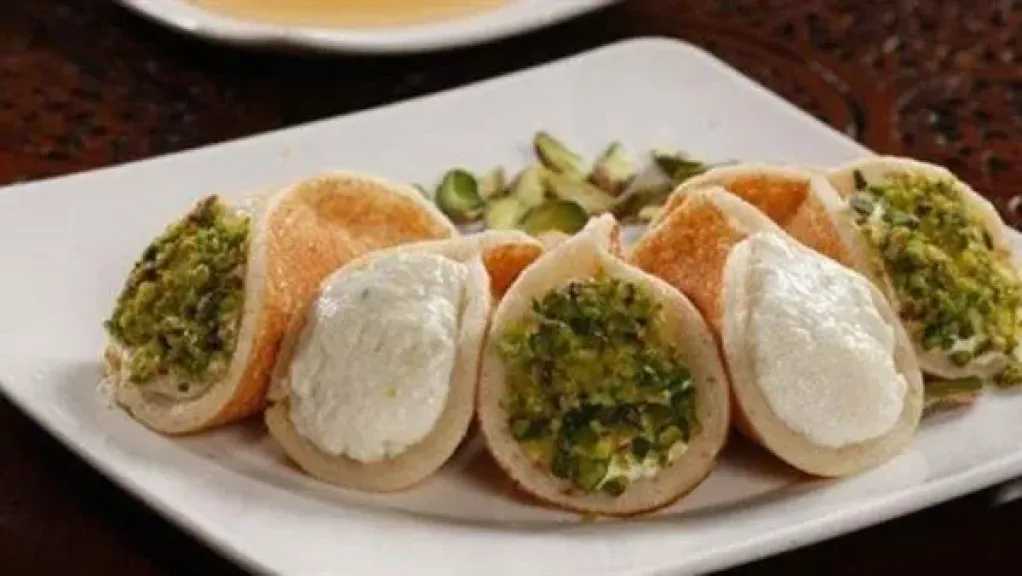 طريقة عمل القطايف بالقشطة بخطوات بسيطة وسهلة