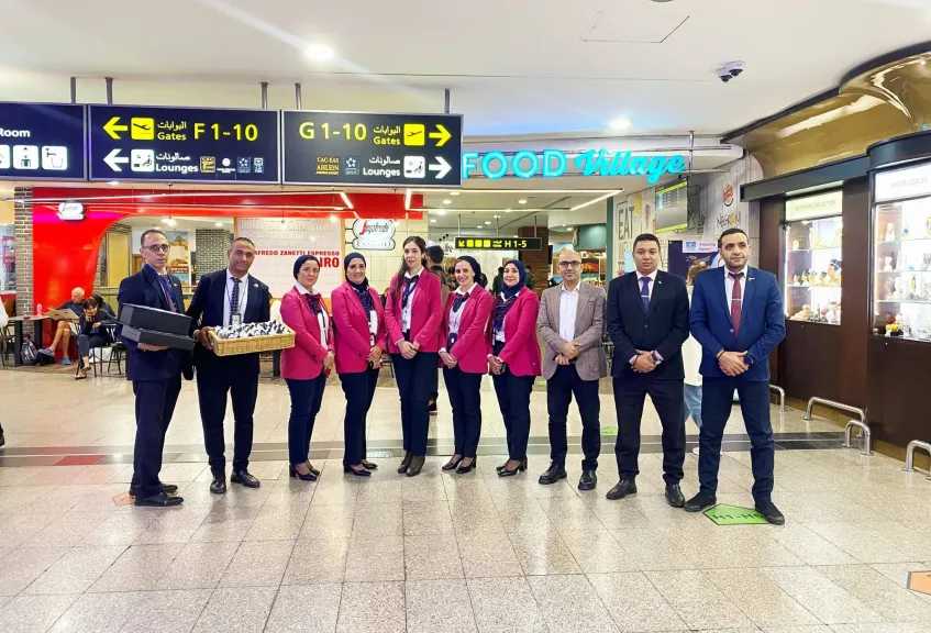 أجواء رمضانية في مطار القاهرة واحتفاء خاص مع المسافرين