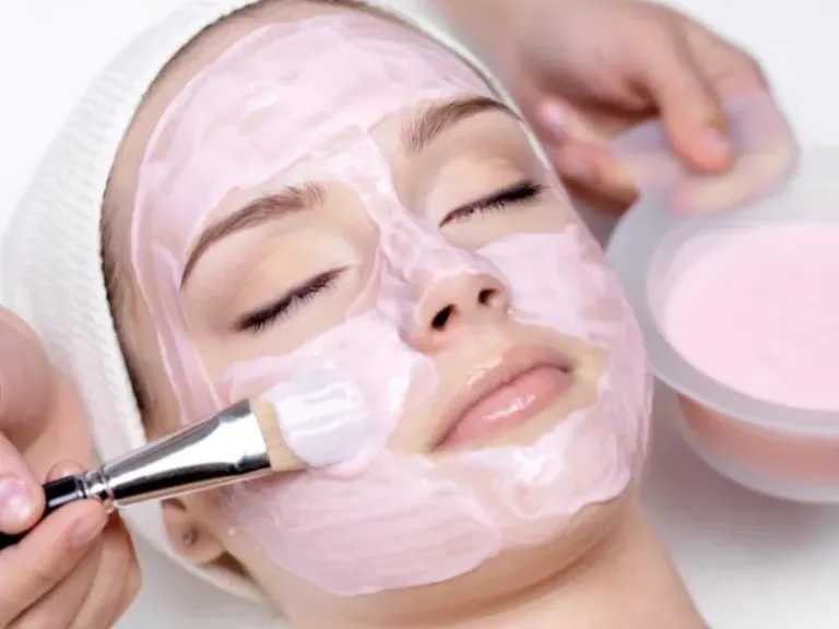 بمكونات في المطبخ.. مقشر طبيعي للبشرة