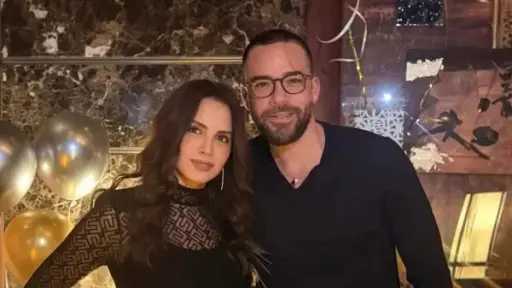 رسالة حب من علي محجوب لزوجته آمال ماهر في عيد ميلادها