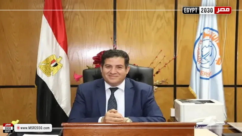 الدكتور مصطفي عبد الغني