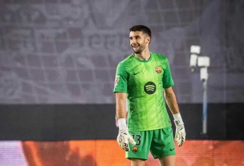 جوان جارسيا: فليك حسم انتقالي إلى برشلونة.. وجئت لأنتزع القميص رقم واحد