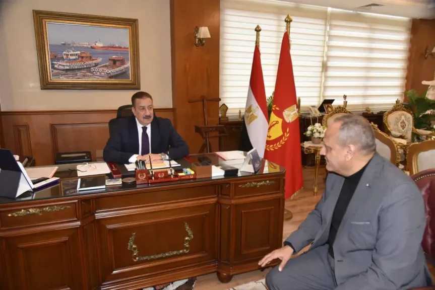 محافظ بورسعيد يستقبل وفدًا من مديرية التربية والتعليم