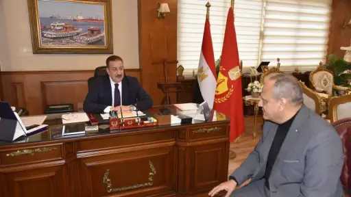 محافظ بورسعيد يستقبل وفدًا من مديرية التربية والتعليم