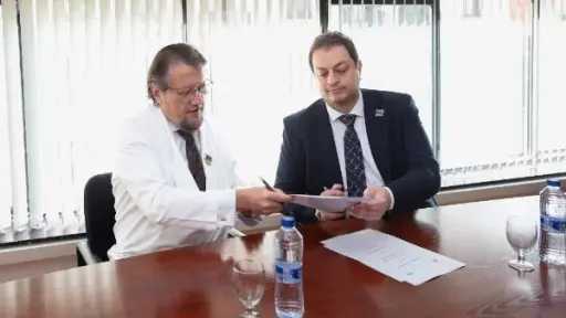 وزارة الصحة توقّع مذكرة تفاهم مع مركز باراكير... وزارة الصحة توقّع مذكرة تفاهم مع مركز باراكير الإسباني لطب العيون