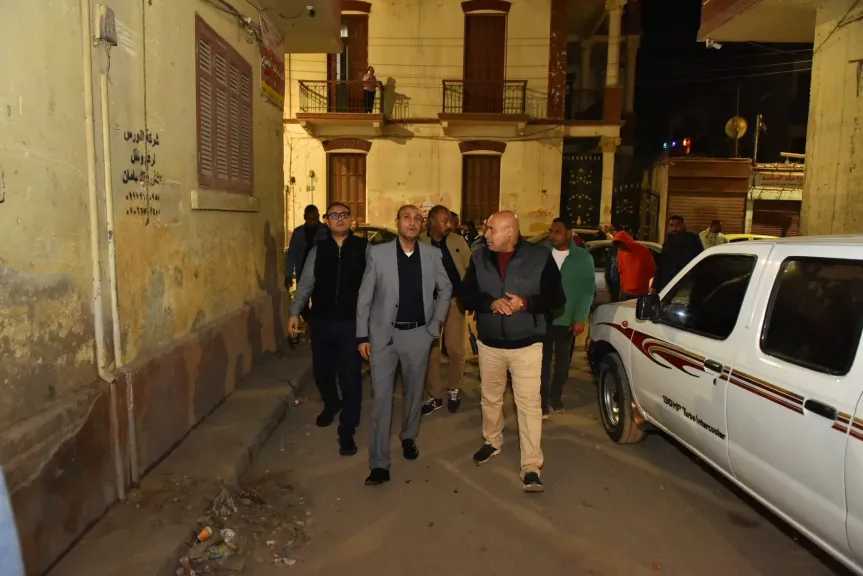 محافظ أسيوط يقود حملة إزالة فورية لبناء مخالف بشارع محمد علي مكارم بحي غرب ويؤكد: لا تهاون في تطبيق القانون