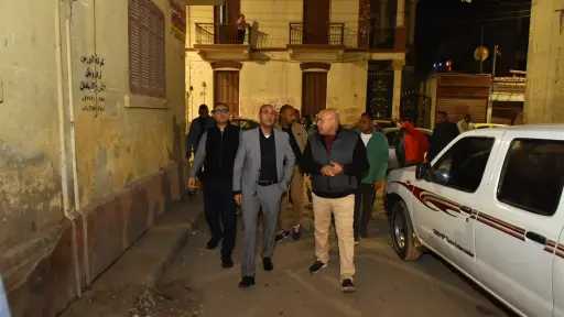 محافظ أسيوط يقود حملة إزالة فورية لبناء مخالف... محافظ أسيوط يقود حملة إزالة فورية لبناء مخالف بشارع محمد علي مكارم بحي غرب ويؤكد: لا تهاون في تطبيق القانون