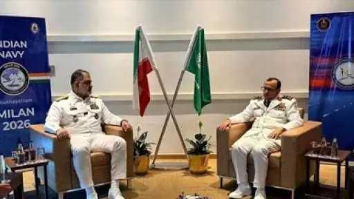 قائد البحرية الإيرانية يلتقي نظيريه الروسي والسعودي على... قائد البحرية الإيرانية يلتقي نظيريه الروسي والسعودي على هامش مناورة عسكرية استضافتها الهند