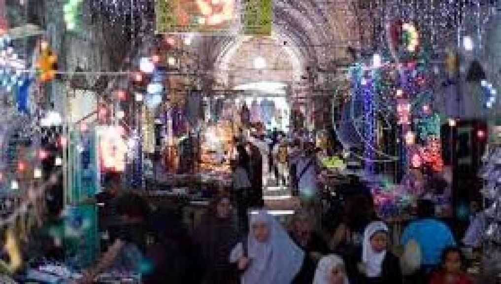 رمضان في الضفة الغربية.. دفء العائلة يتجسد في فانوس رمضان.. «فيديو»