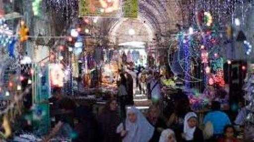 رمضان في الضفة الغربية.. دفء العائلة يتجسد في فانوس رمضان.. «فيديو»