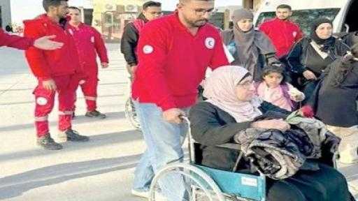 وصول دفعة جديدة من العائدين الفلسطينيين إلى معبر رفح تمهيدًا لعودتهم إلى غزة