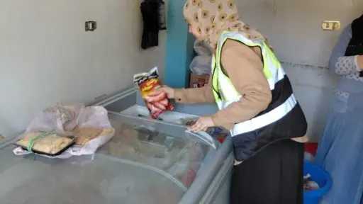 حملات موسعة لـ «سلامة الغذاء» في 20 محافظة لضبط الأسواق وتشديد الرقابة على تداول الغذاء