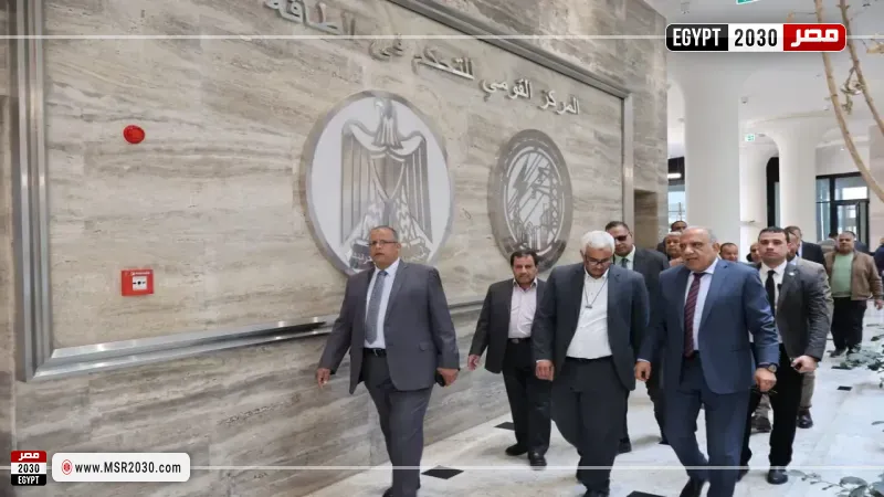 جانب من جولة وزير الكهرباء