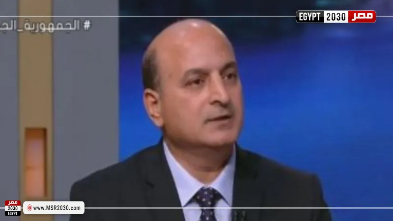 أحمد سيد أحمد، خبير العلاقات الدولية