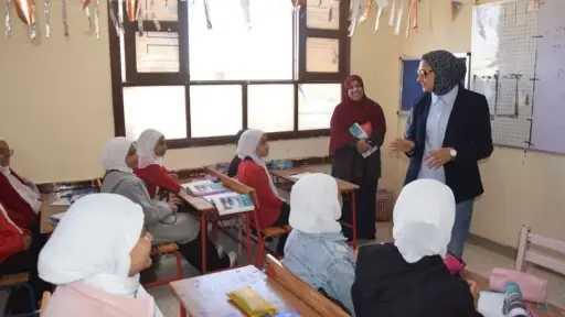 في زيارة مفاجئة.. محافظ الوادي الجديد تتابع سير العملية التعليمية بعدة مدارس