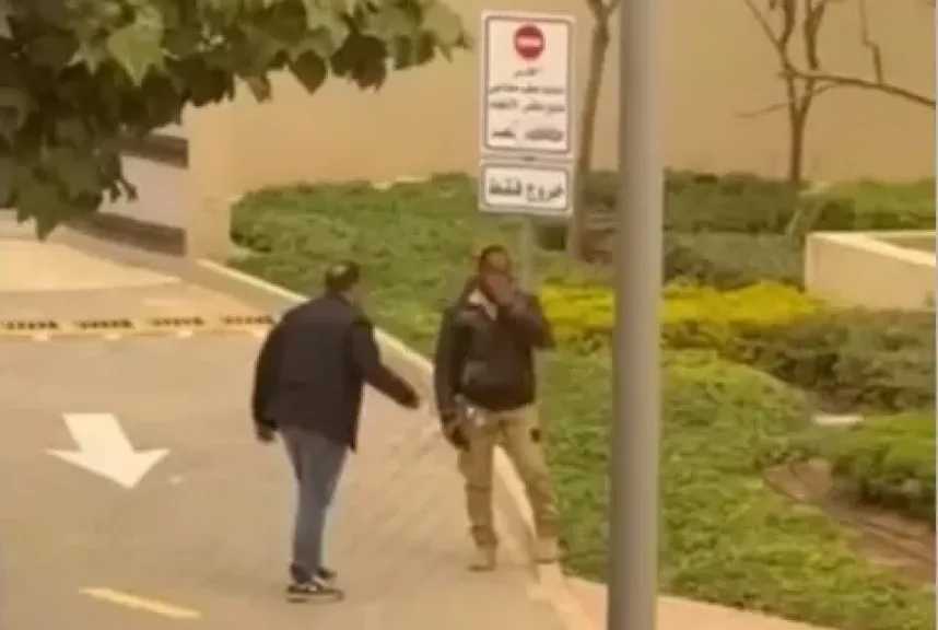 النيابة تأمر بإحالة صاحب مصنع للمحاكمة بتهمة التعدى على فرد أمن  داخل كمبوند بالتجمع الخامس