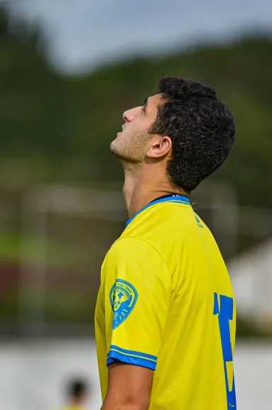 محمد هيثم يهز الشباك ويصنع هدفًا في انتصار شباب إشتوريل على فونتيناس