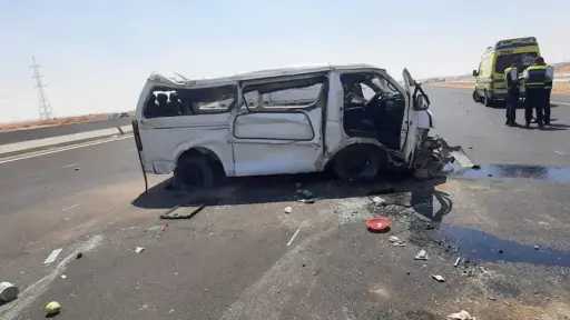 إصابة17شخصًا في انقلاب ميكروباص على دائري ملوي بالمنيا