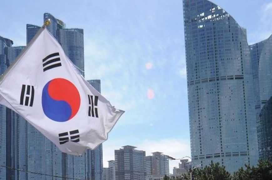 كوريا الجنوبية تدعو رعاياها لمغادرة طهران فورا مع تصاعد التهديدات الأمريكية