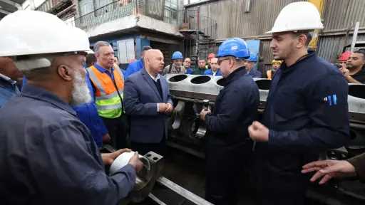 شاهد.. وزير النقل يتفقد ورش إيرماس المتخصصة في عمرة وصيانة جرارات السكك الحديدية