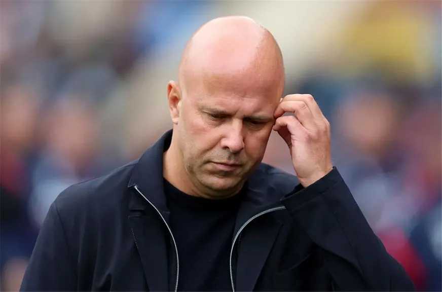 ستيف نيكول يهاجم آرني سلوت: ليفربول لم يكن مستعدًا نفسيًا أمام نوتينجهام