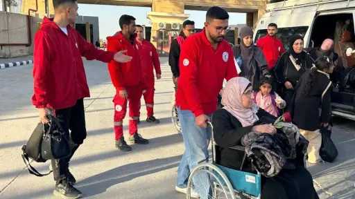 مصر تواصل استقبال وعلاج الجرحى الفلسطينيين وتسهيل عودة العائدين إلى غزة عبر معبر رفح