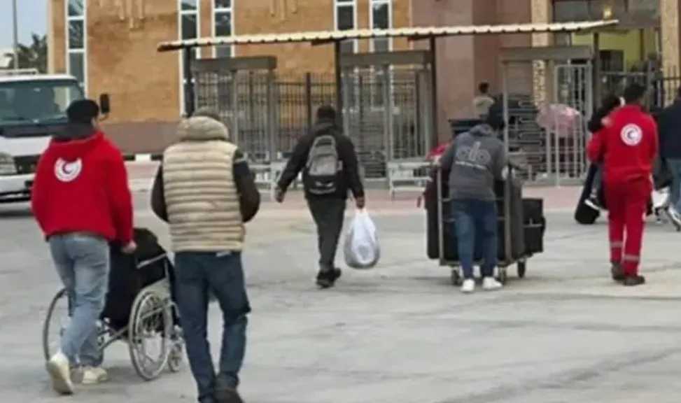 معبر رفح يستقبل الدفعة 18 من العائدين إلى قطاع غزة