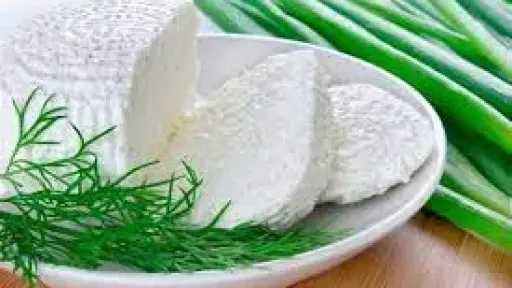 لن تصدق فوائد تناول الجبنة القريش