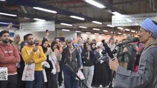 إحياء للتراث الشعبي.. عرض فني حي الرواة السيرة الهلالية بـ مترو الأنفاق