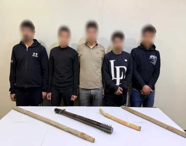 القبض على 5 أشخاص لممارستهم البلطجة وتحطيم سيارة بالإسماعيلية