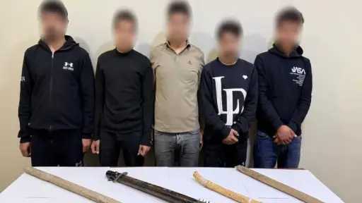 القبض على 5 أشخاص لممارستهم البلطجة وتحطيم سيارة... القبض على 5 أشخاص لممارستهم البلطجة وتحطيم سيارة بالإسماعيلية