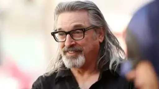 وفاة الممثل الأمريكي روبرت كارادين عن عمر ناهز 71 عاما