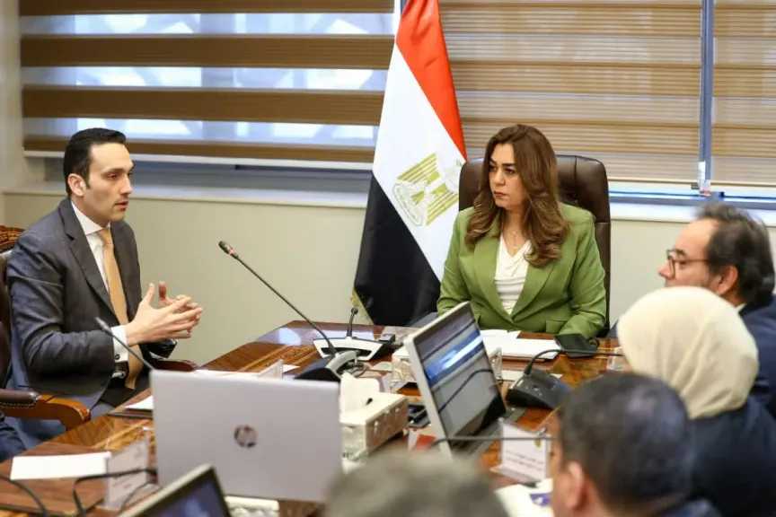 وزيرة التنمية المحلية تتابع مع شركة سكاتك النرويجية مشروعات الطاقة الجديدة والمتجددة في المحافظات