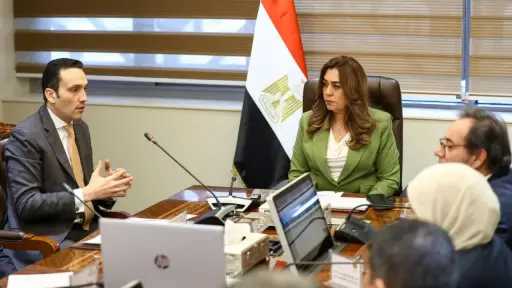 وزيرة التنمية المحلية تتابع مع شركة سكاتك النرويجية مشروعات الطاقة الجديدة والمتجددة في المحافظات