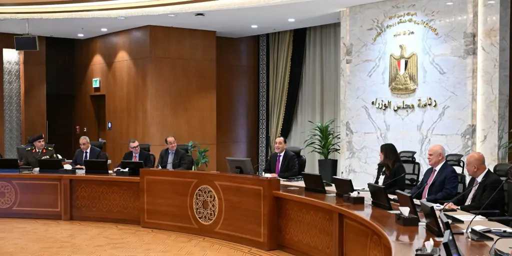 رئيس الوزراء يتابع مستجدات الموقف التنفيذي والمالي للمرحلة الأولى للمُبادرة الرئاسية حياة كريمة