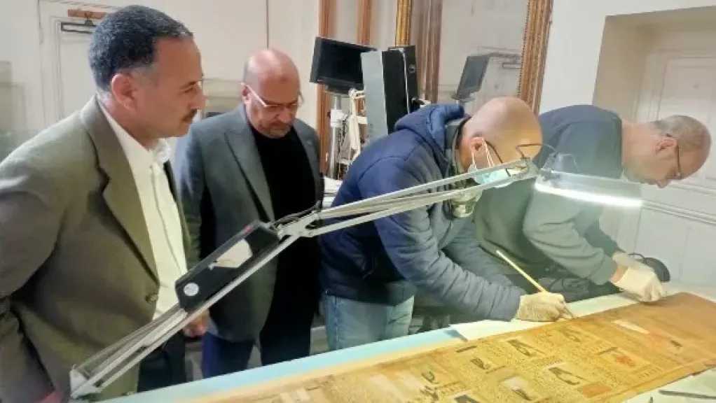 إحالة مسئول الصيانة للتحقيق | متحف التحرير يستكمل ترميم بردية أوسر - حات - مس