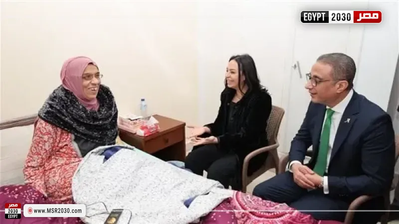 وزيرة التضامن ومحافظ الجيزة يزوران مهندسة الطاقة الذرية داخل دار رعاية